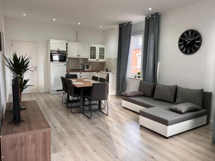 White Apartment, 2 Chambre-Arrivee Autonome-Wifi Rapide 列日 外观 照片